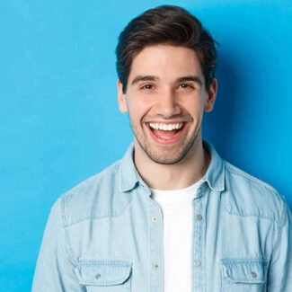 How to Naturally Whiten Your Teeth at Home